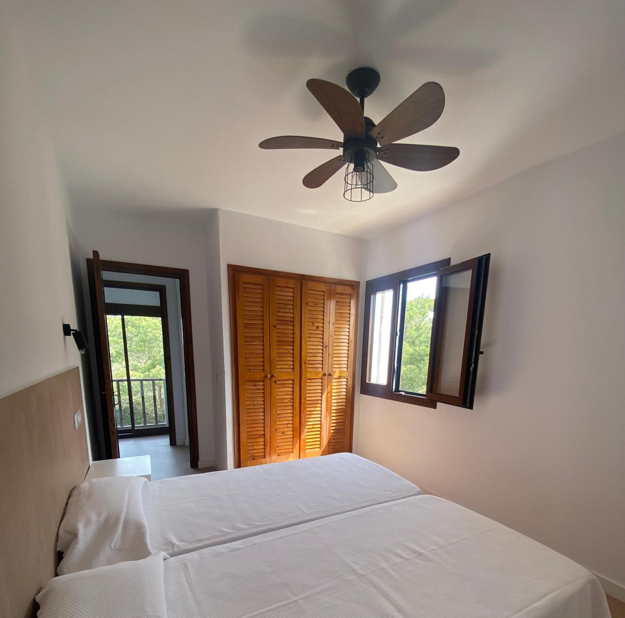 Apartamentos Sa Cornisa Cala Morell Exterior photo
